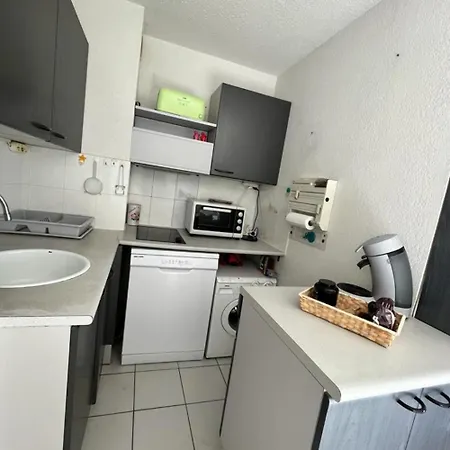 Thir Apartment *