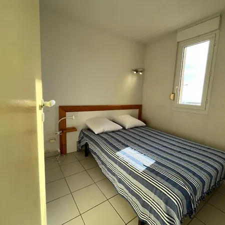 Apartment Thir *